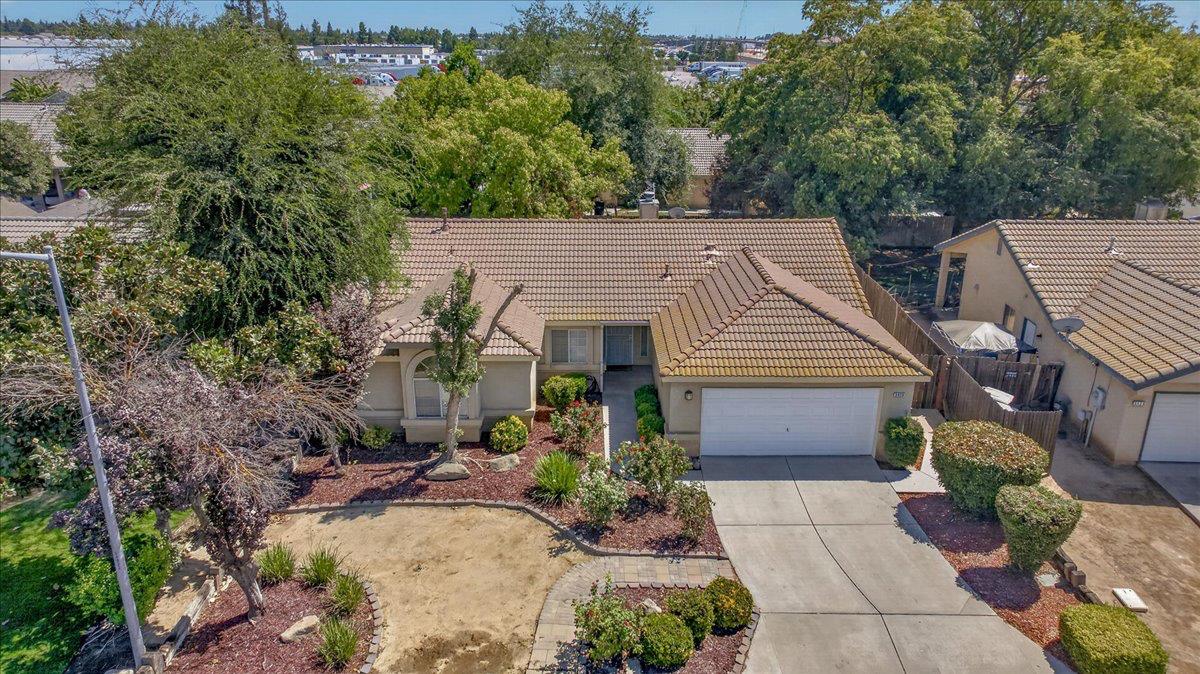 5438 N State St, Fresno, CA 93722