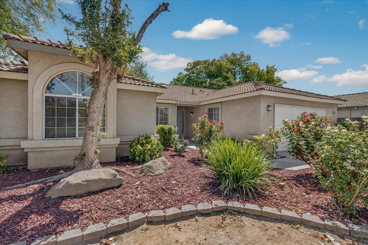 5438 N State St, Fresno, CA 93722