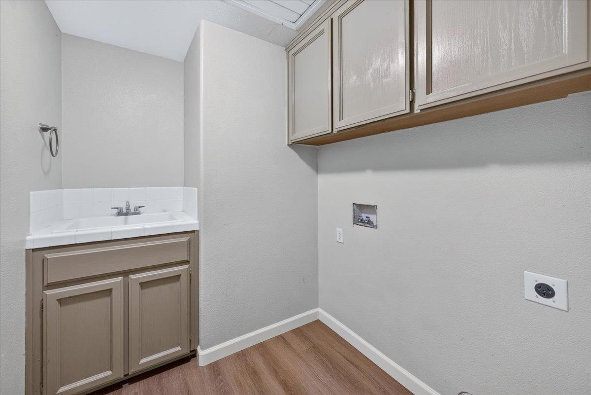 5438 N State St, Fresno, CA 93722
