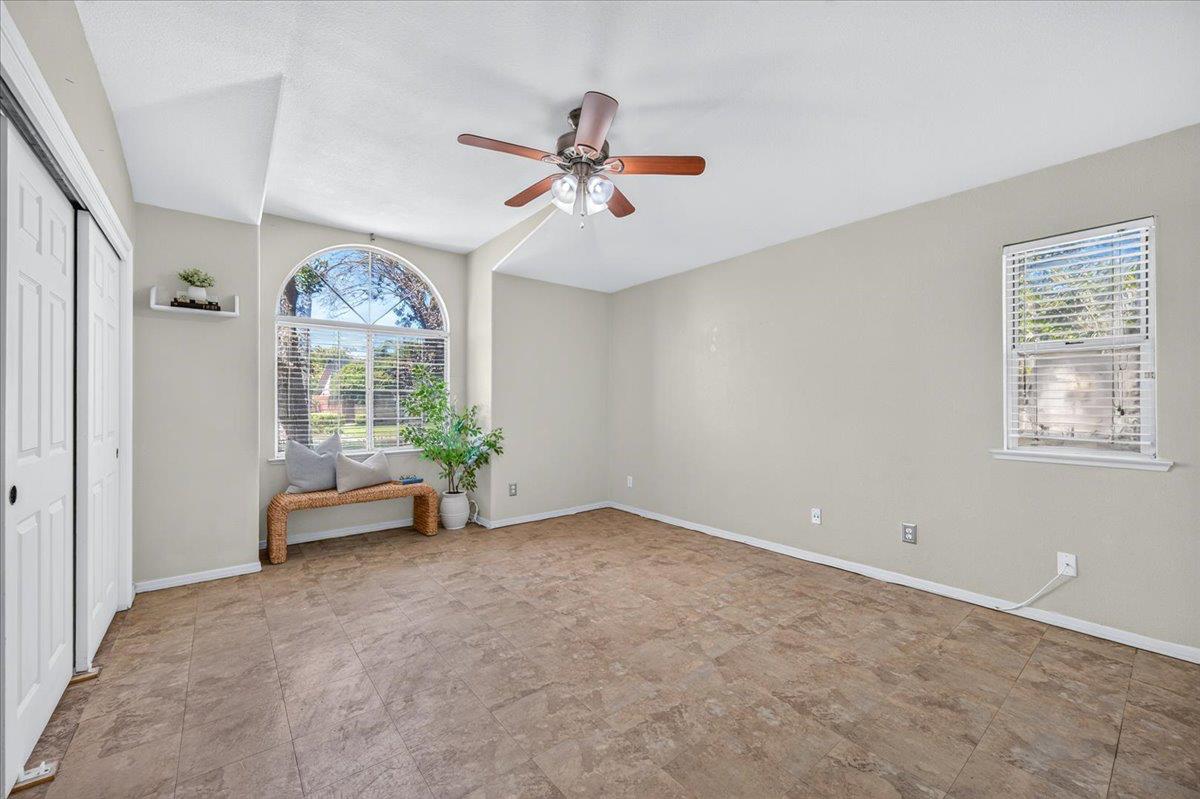 5438 N State St, Fresno, CA 93722