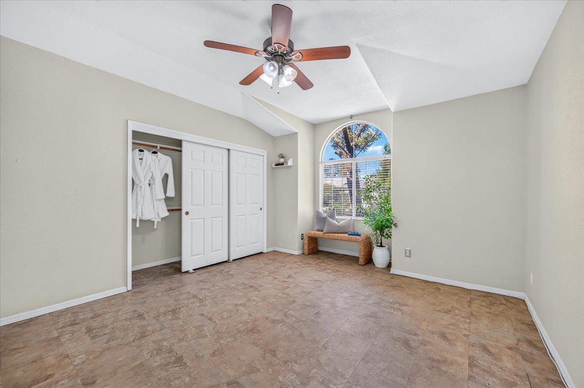 5438 N State St, Fresno, CA 93722
