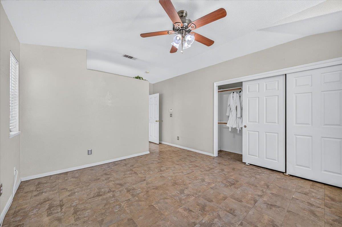 5438 N State St, Fresno, CA 93722