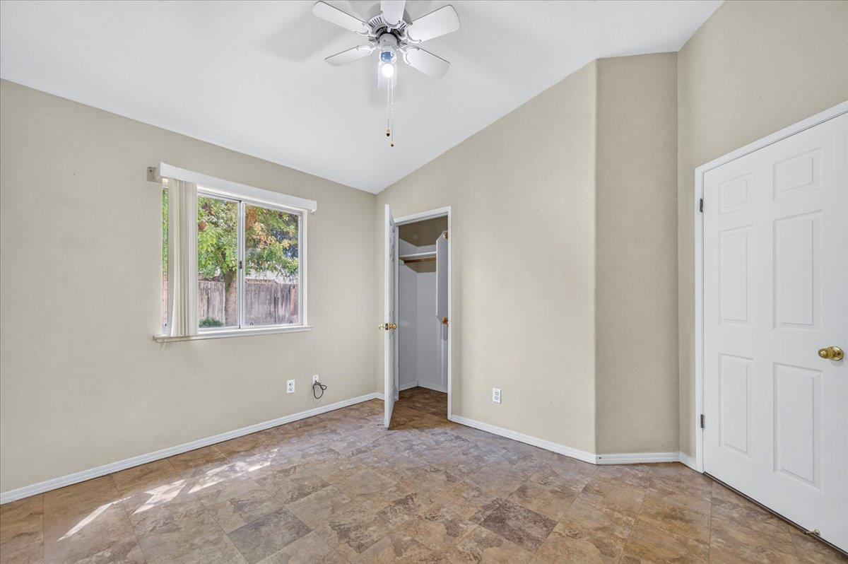 5438 N State St, Fresno, CA 93722