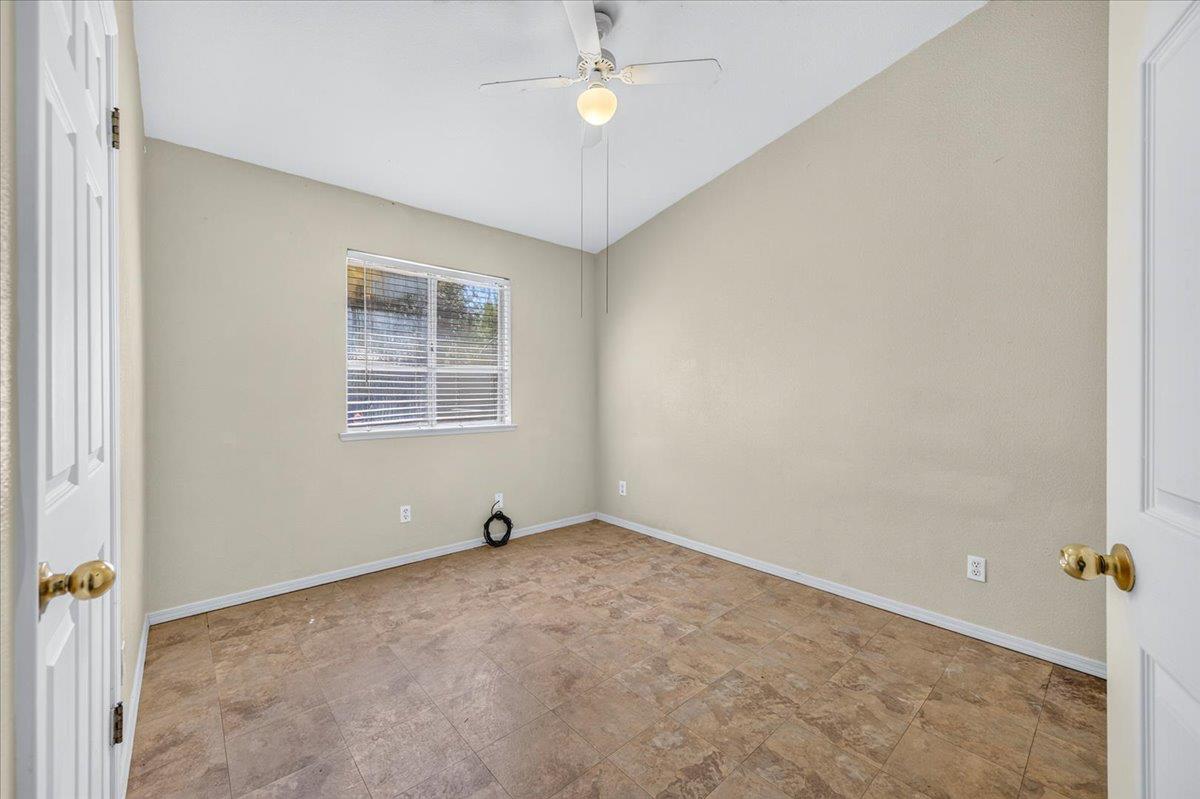 5438 N State St, Fresno, CA 93722