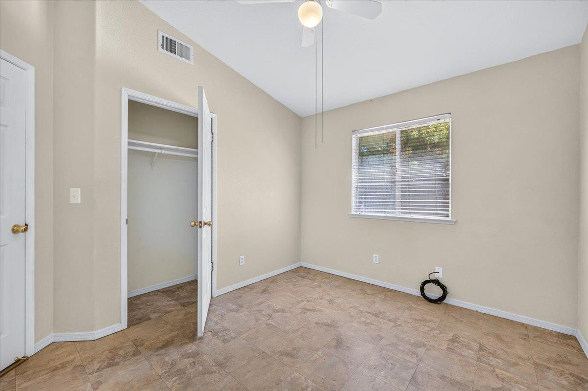 5438 N State St, Fresno, CA 93722
