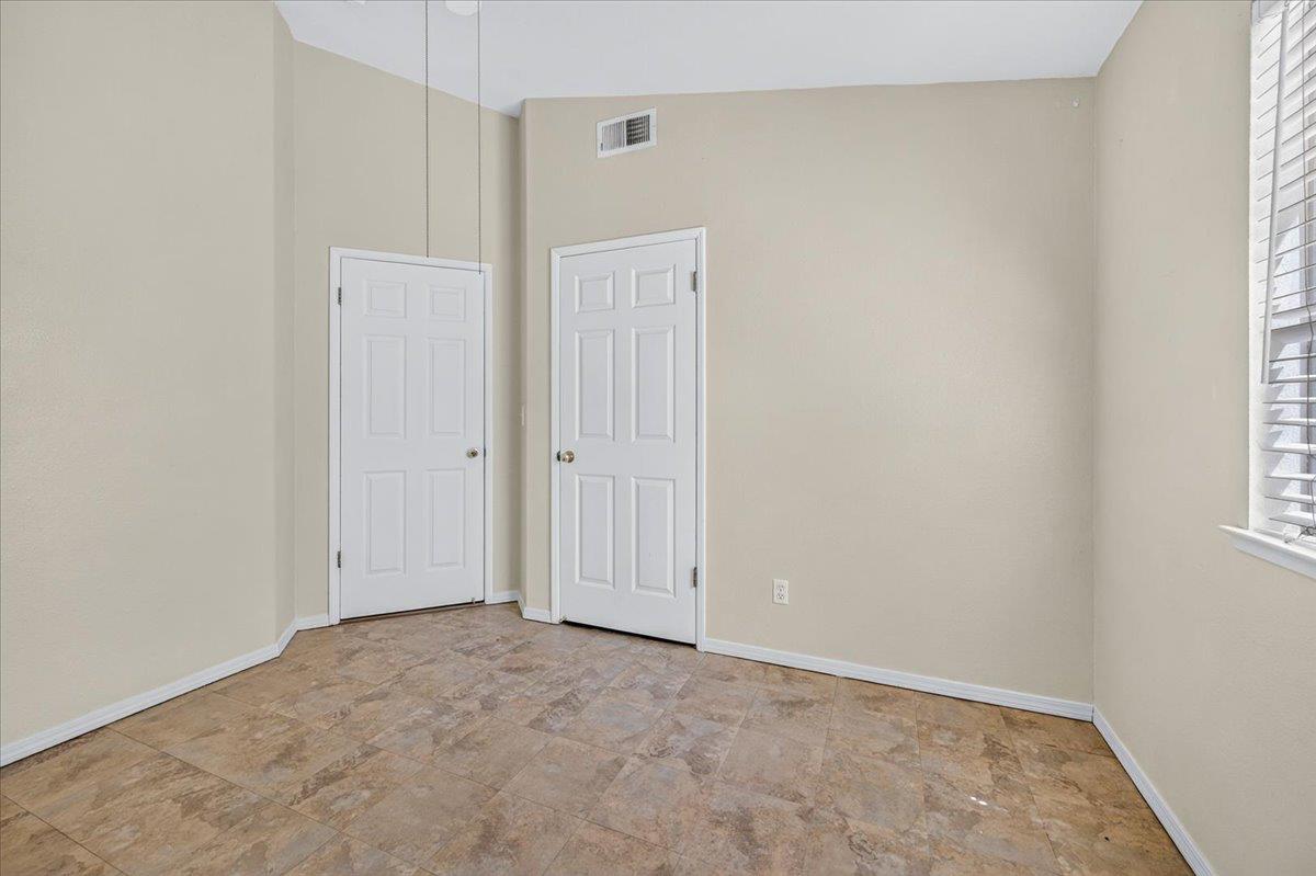 5438 N State St, Fresno, CA 93722