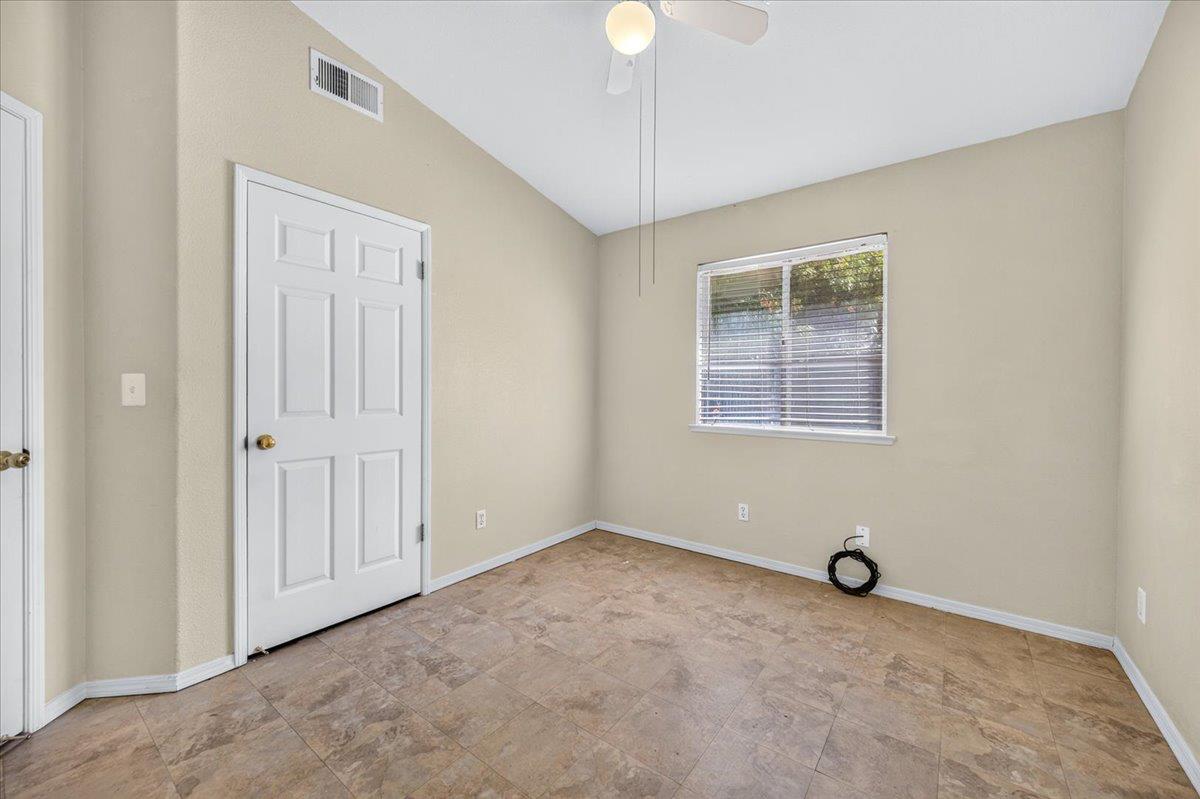 5438 N State St, Fresno, CA 93722