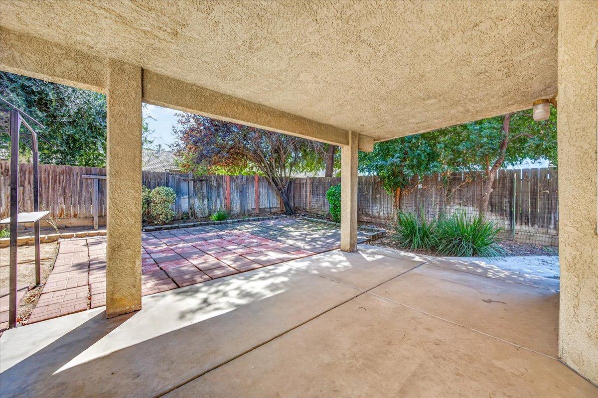 5438 N State St, Fresno, CA 93722