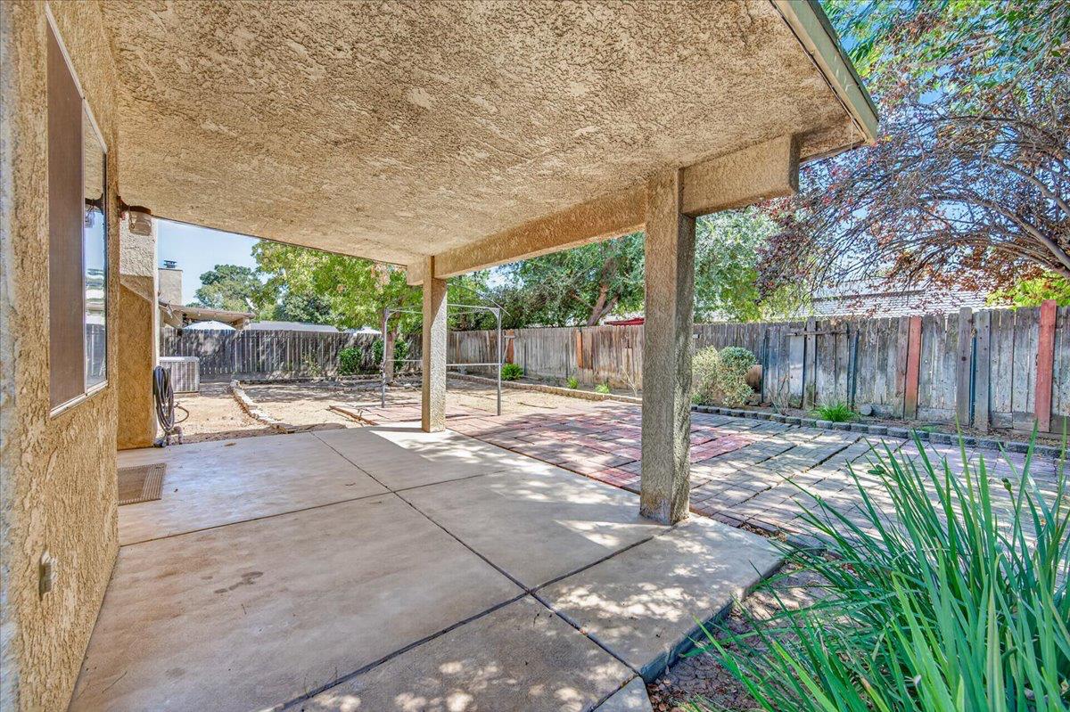 5438 N State St, Fresno, CA 93722