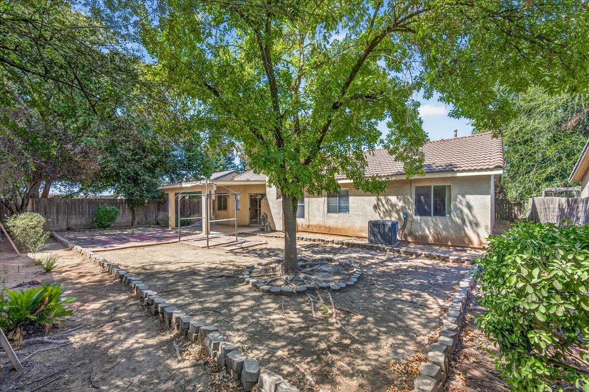 5438 N State St, Fresno, CA 93722