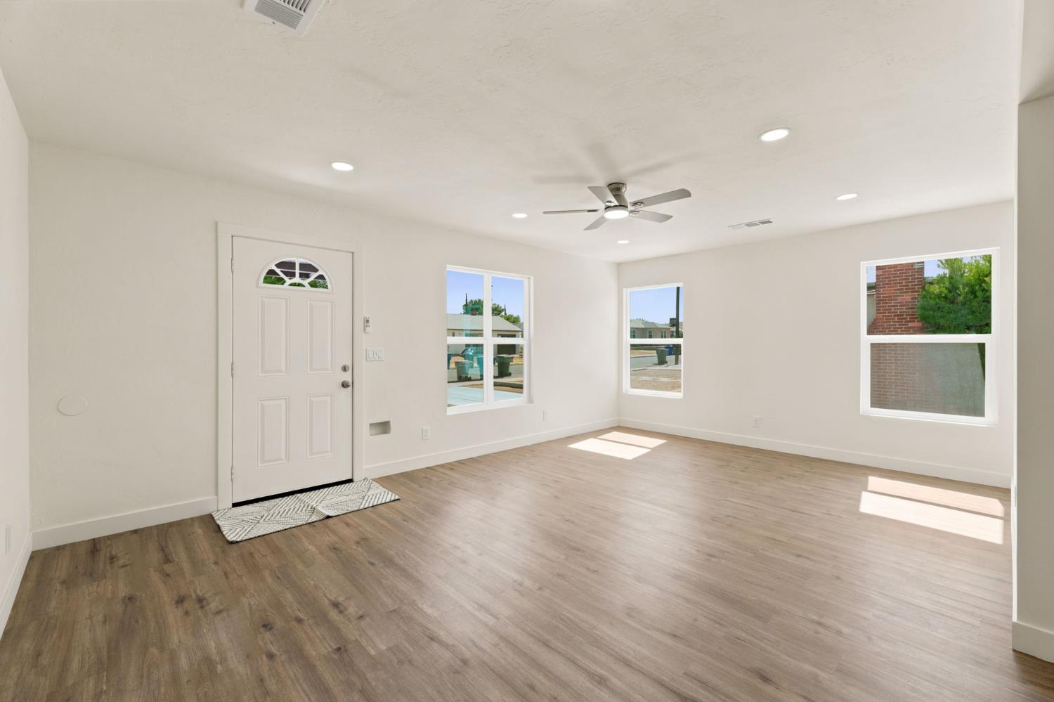 1343 N Esther Way, Fresno, CA 93728