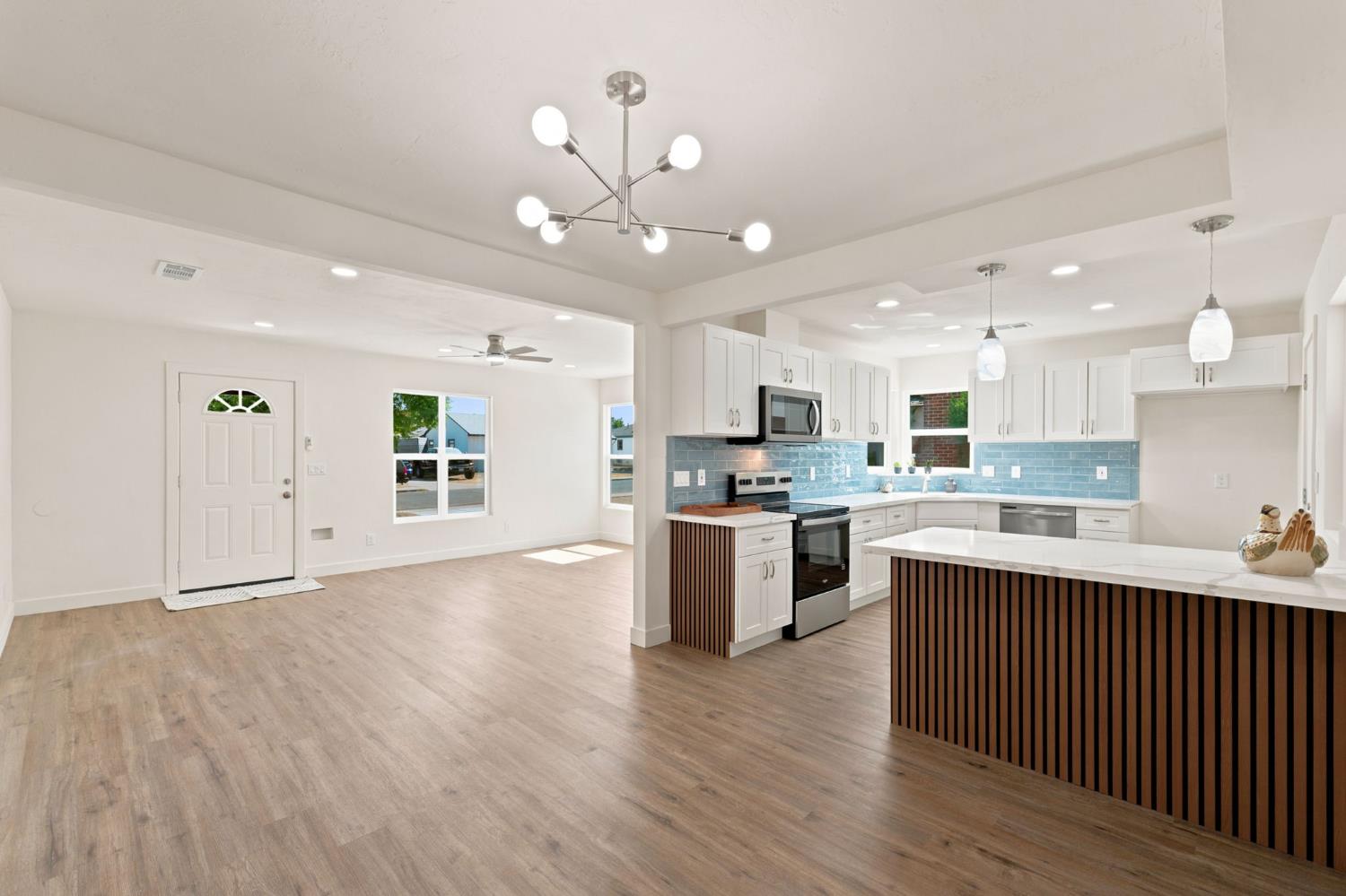 1343 N Esther Way, Fresno, CA 93728