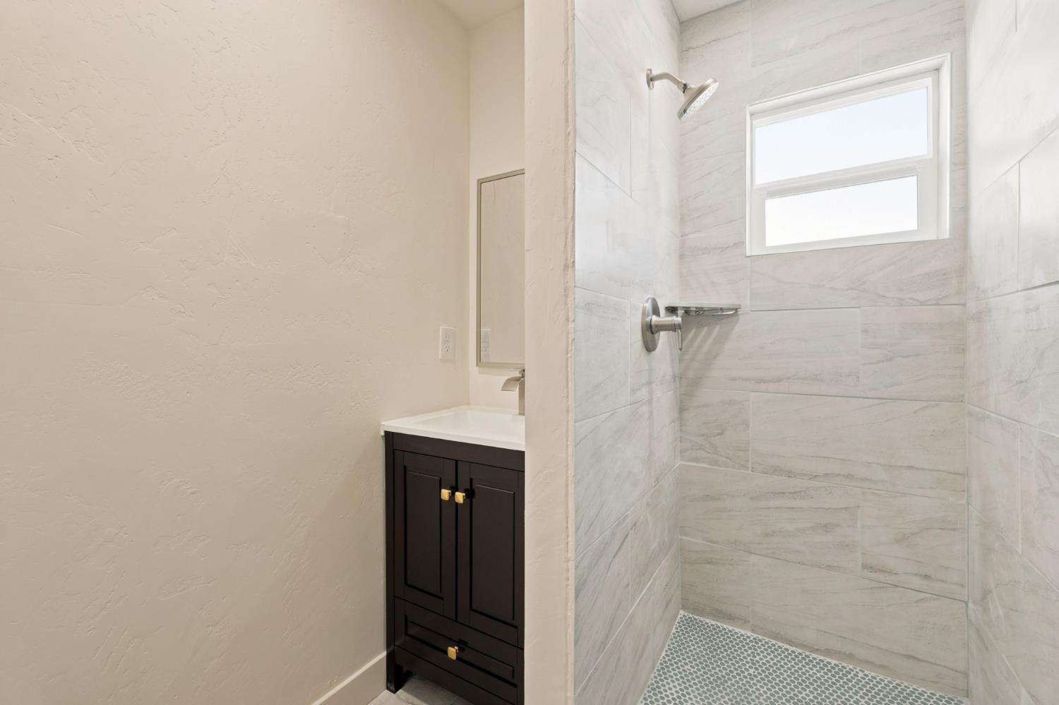 1343 N Esther Way, Fresno, CA 93728