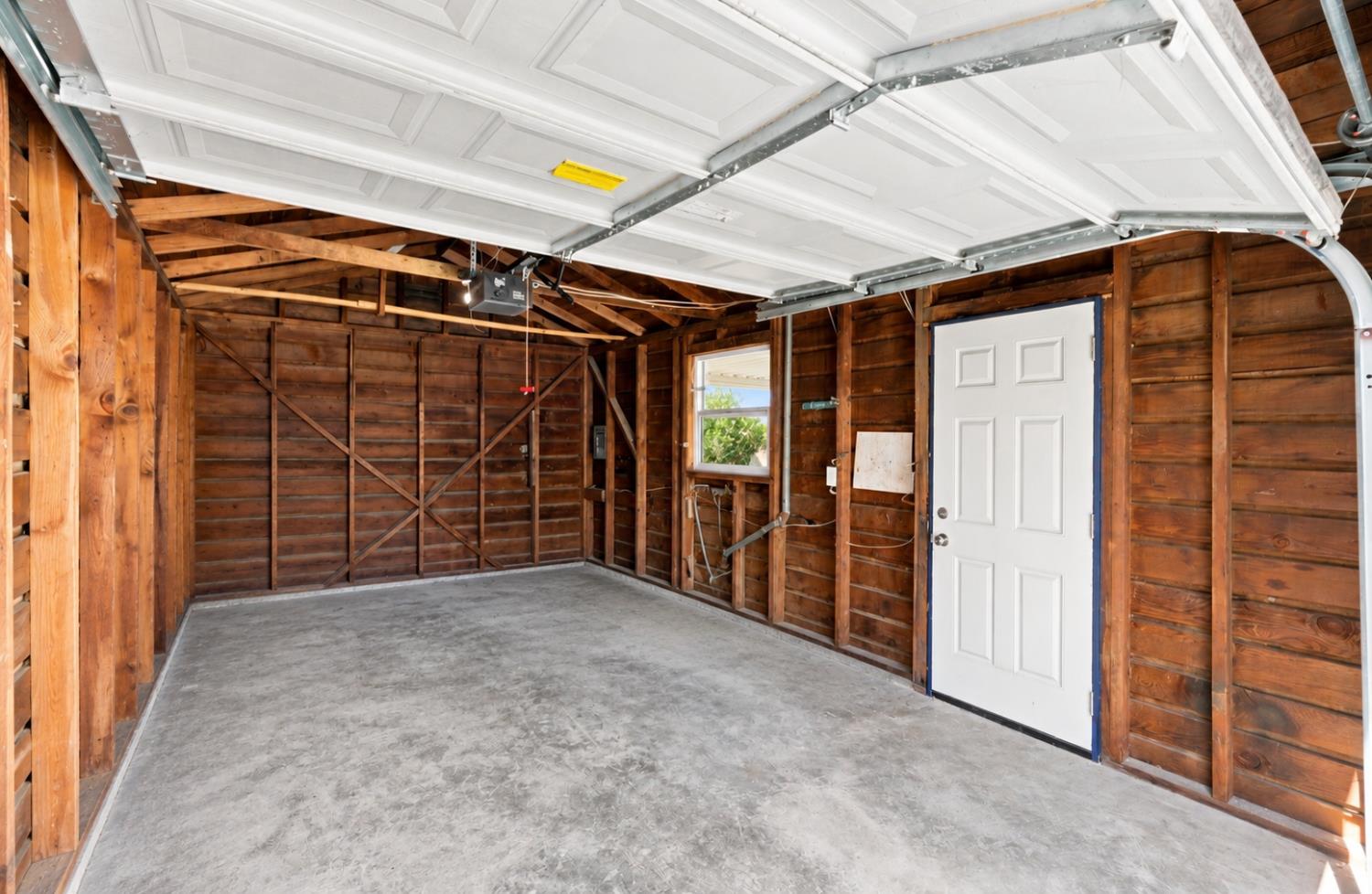 1343 N Esther Way, Fresno, CA 93728