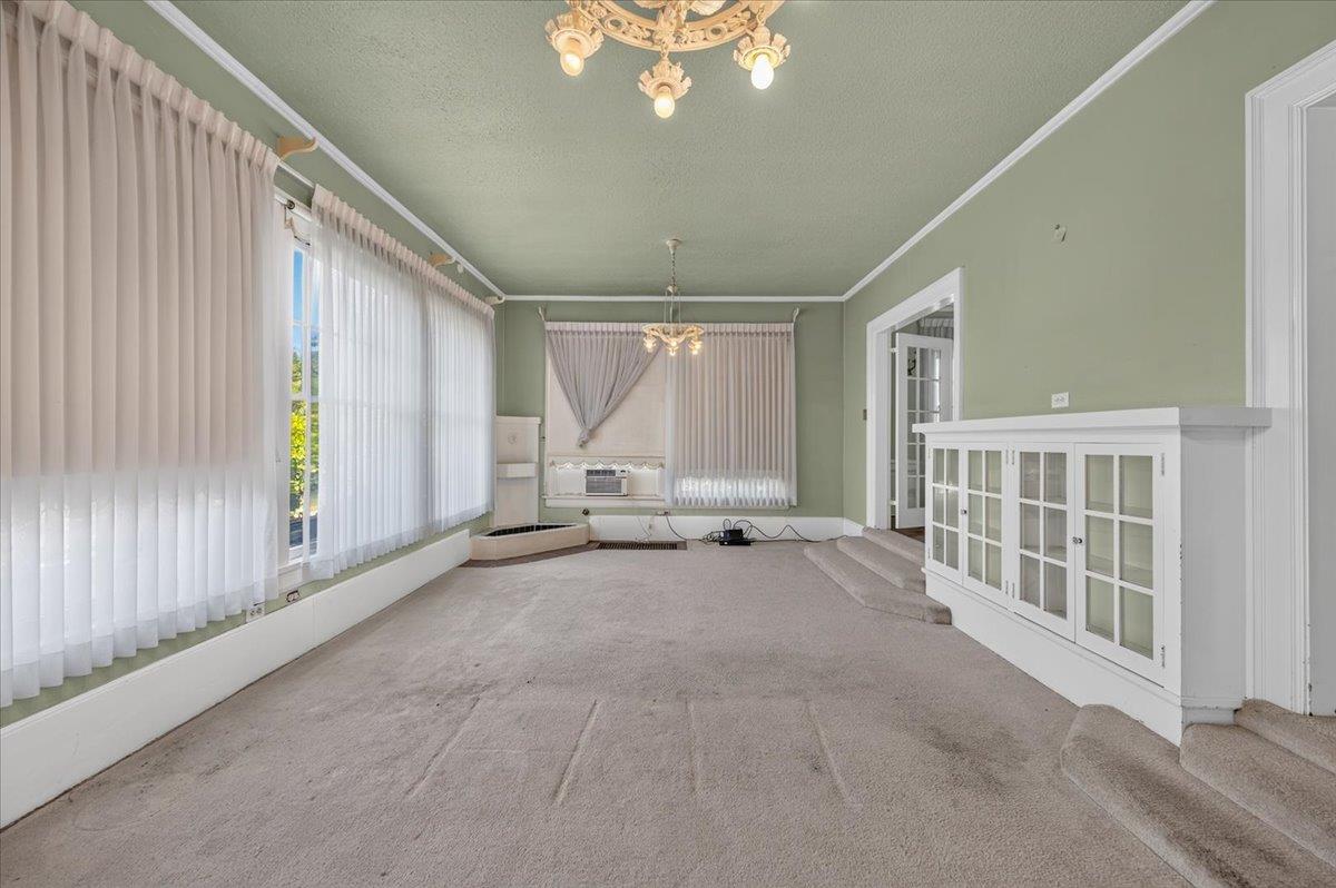 600 E Carmen Ave E, Fresno, CA 93728