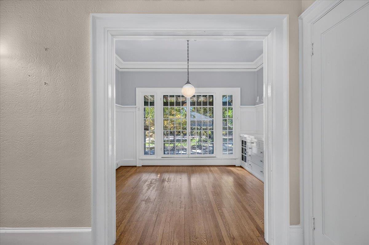 600 E Carmen Ave E, Fresno, CA 93728