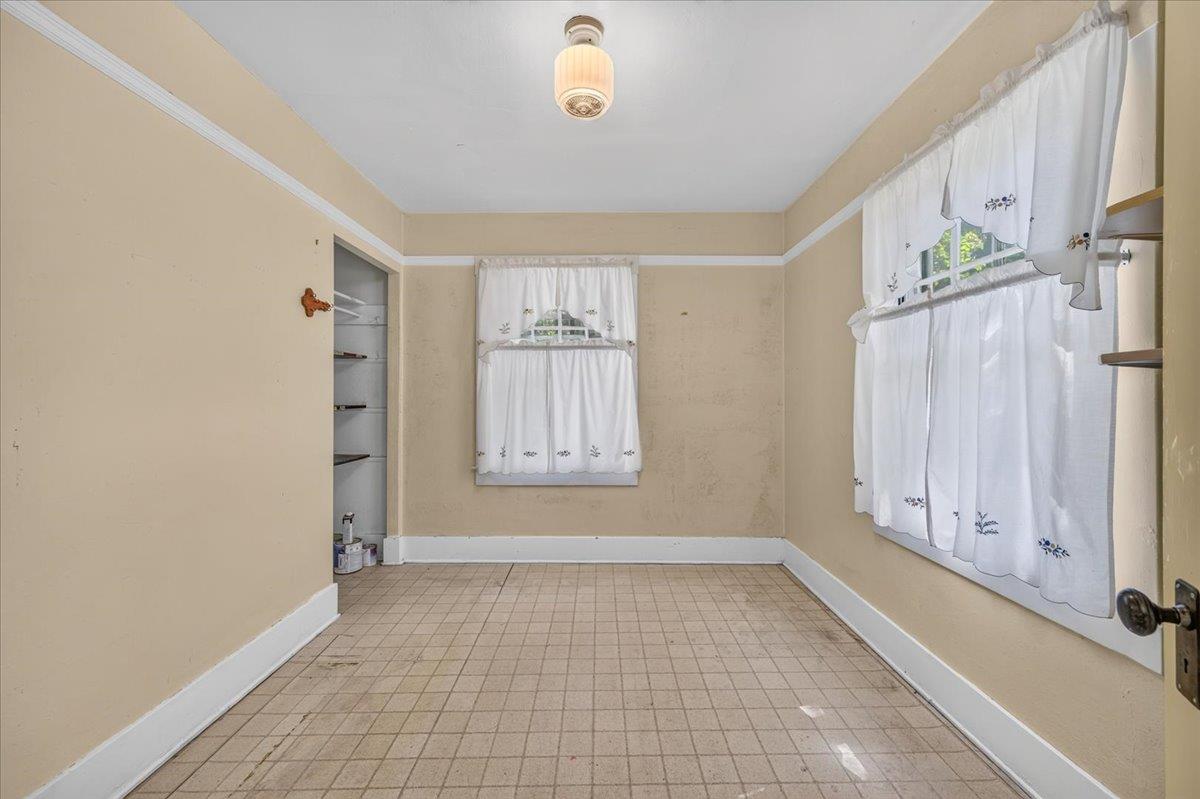 600 E Carmen Ave E, Fresno, CA 93728