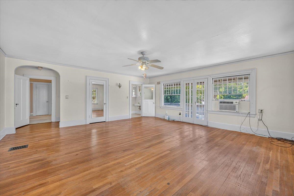 600 E Carmen Ave E, Fresno, CA 93728
