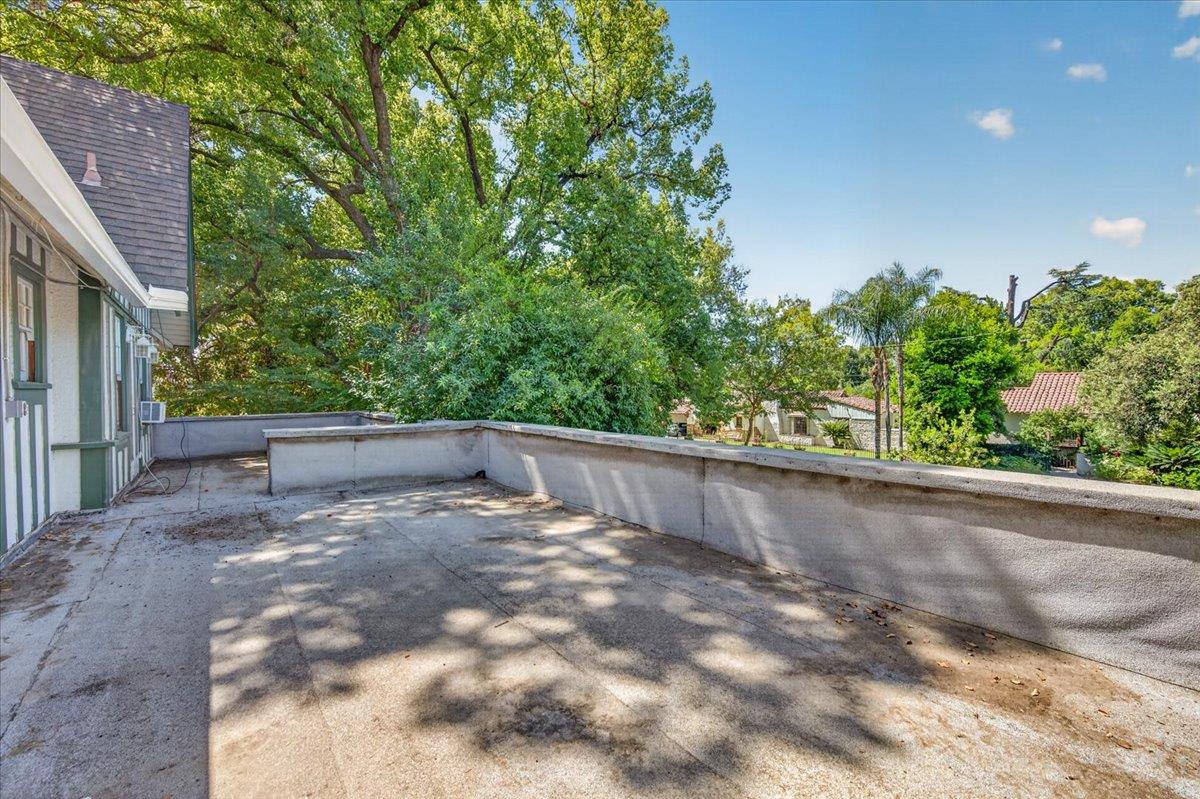 600 E Carmen Ave E, Fresno, CA 93728