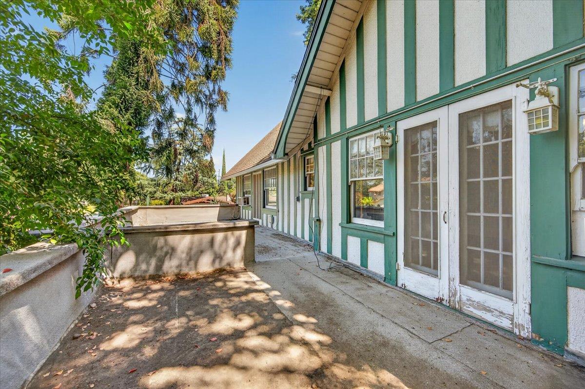 600 E Carmen Ave E, Fresno, CA 93728