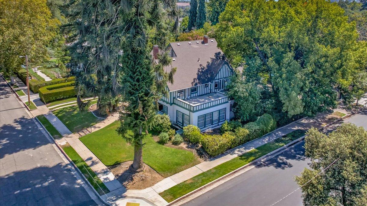 600 E Carmen Ave E, Fresno, CA 93728