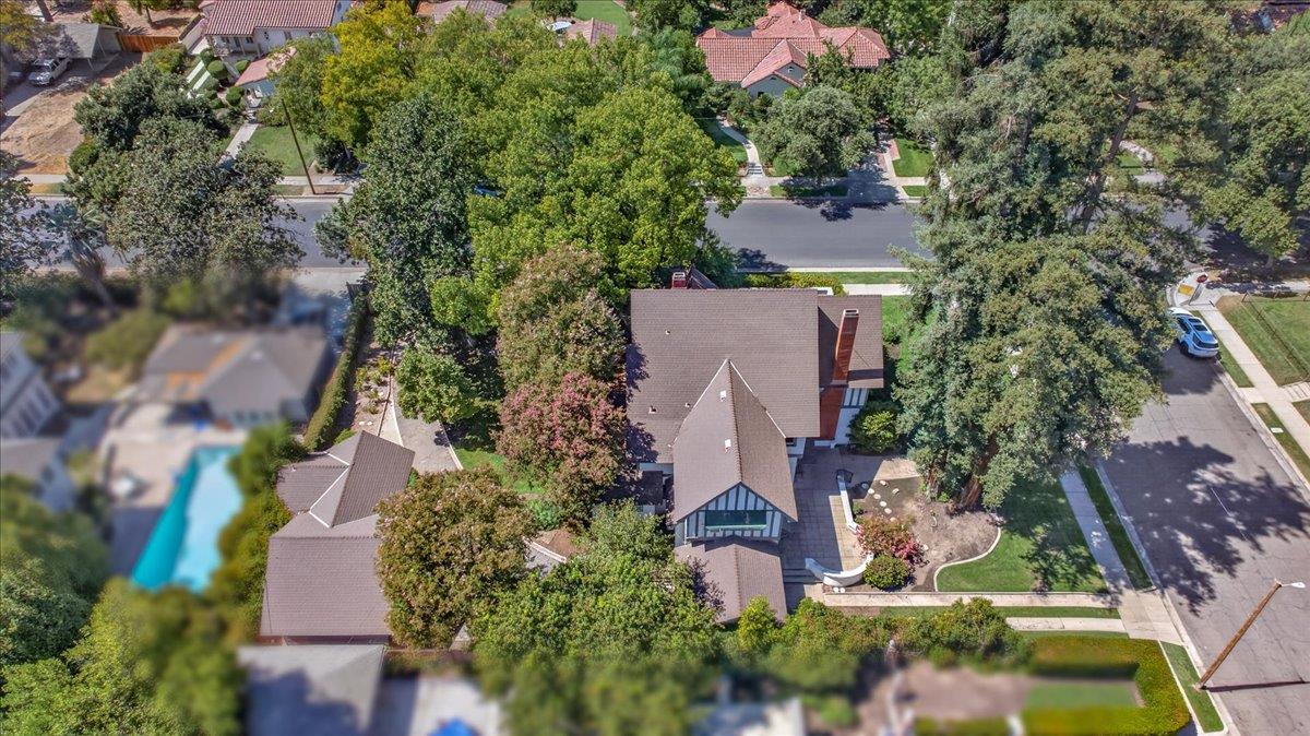 600 E Carmen Ave E, Fresno, CA 93728