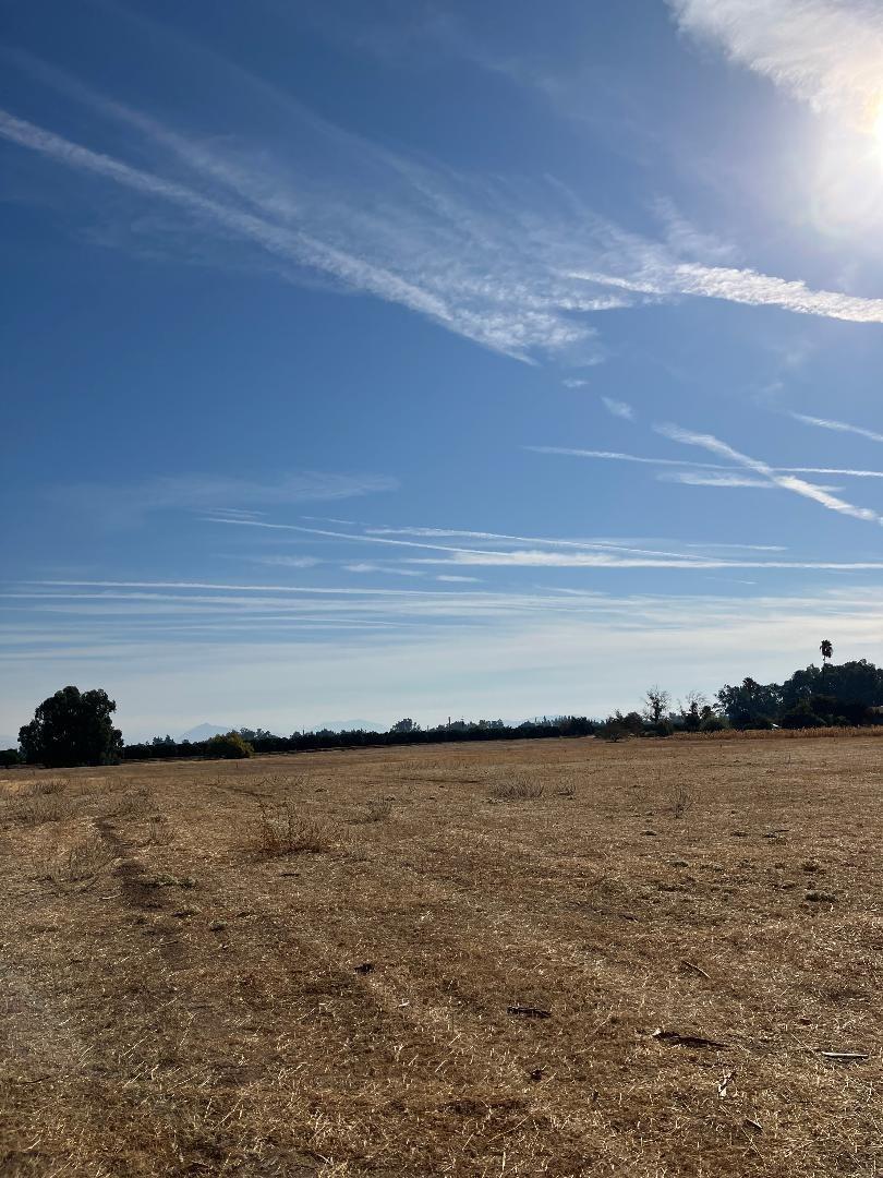 6904 N Highland Ave, Clovis, CA 93619
