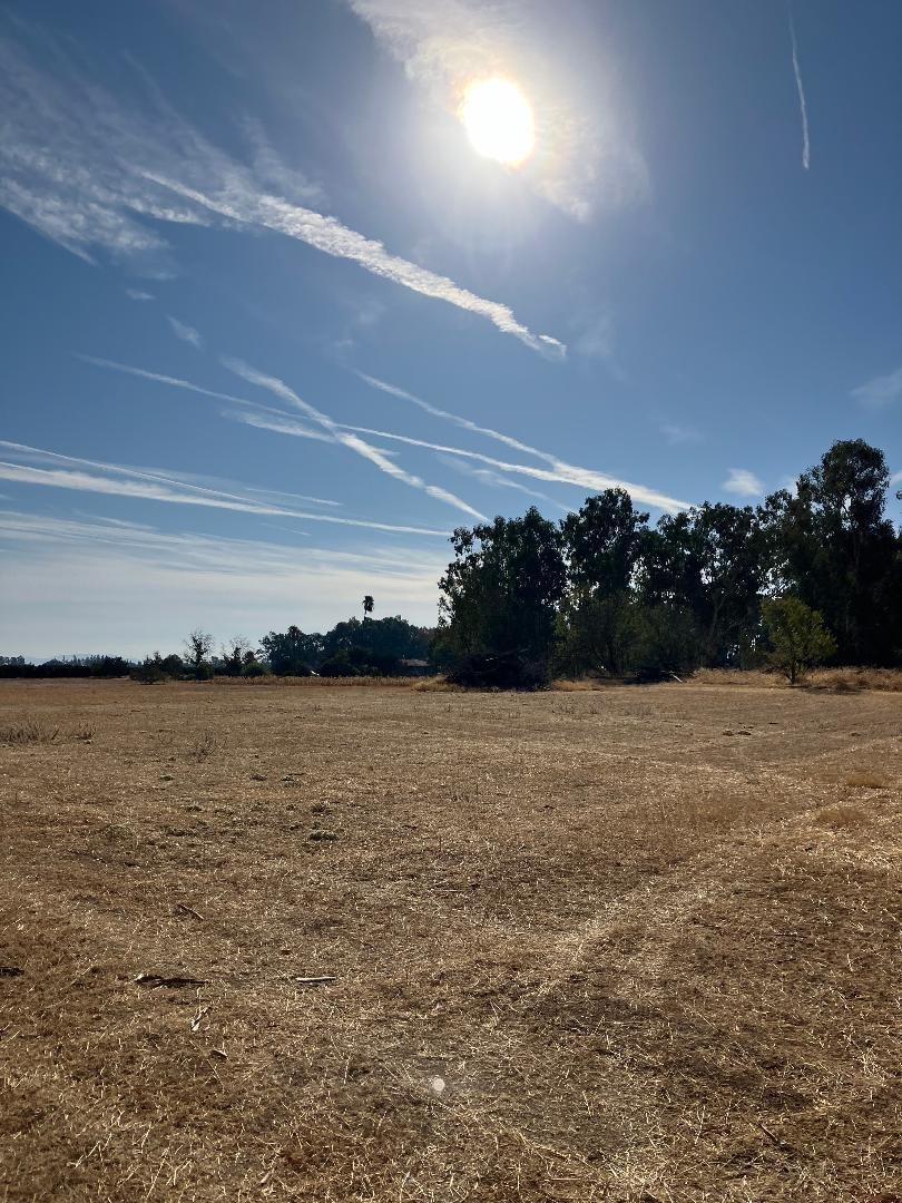 6904 N Highland Ave, Clovis, CA 93619
