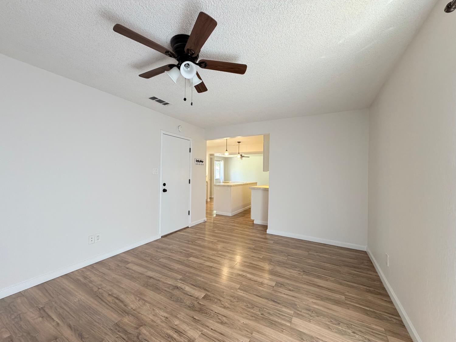 1833 W Pico Ave, Fresno, CA 93705