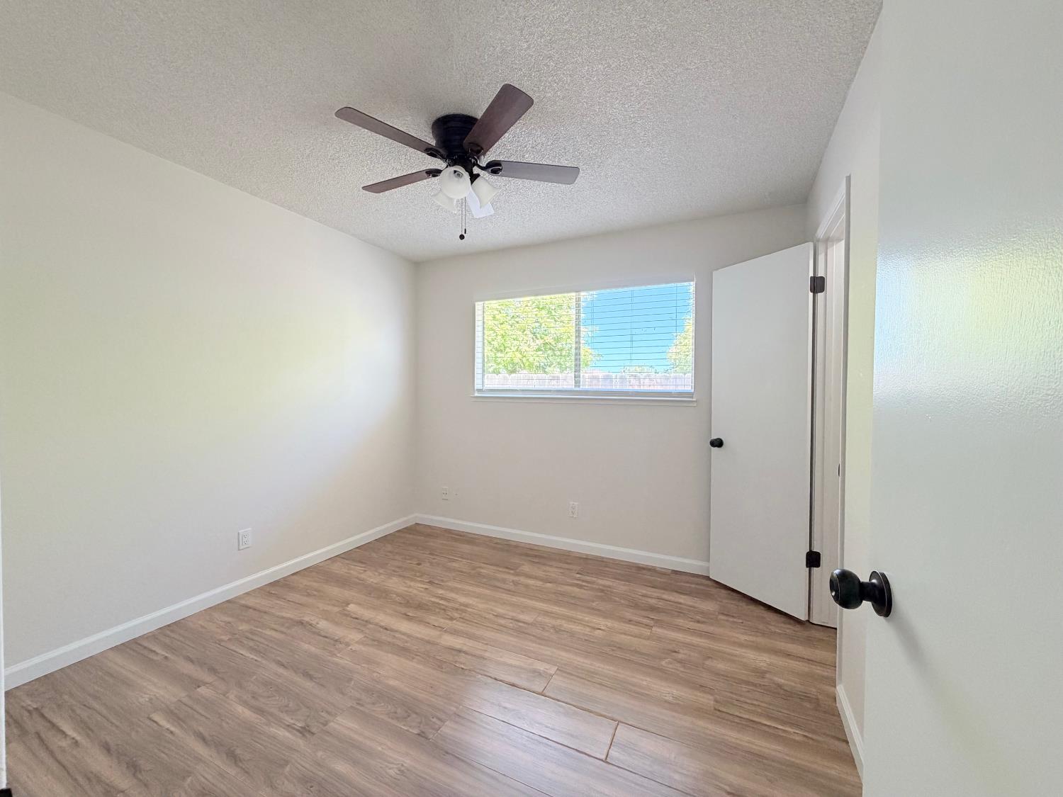 1833 W Pico Ave, Fresno, CA 93705