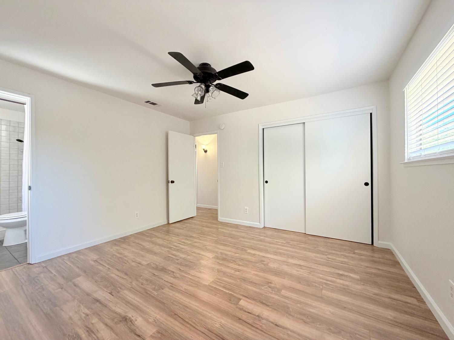 1833 W Pico Ave, Fresno, CA 93705