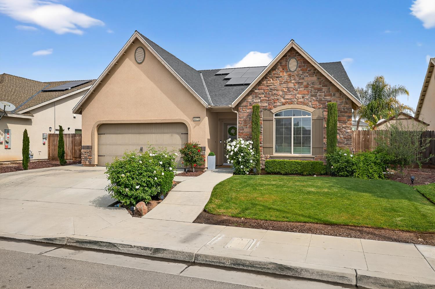6876 E Fedora Ave, Fresno, CA 93727
