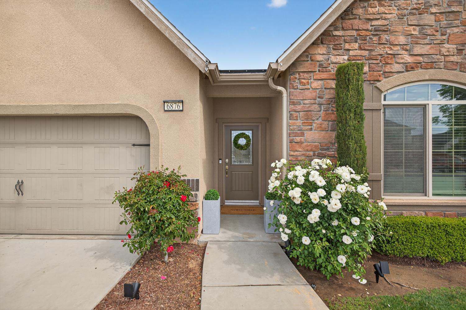 6876 E Fedora Ave, Fresno, CA 93727