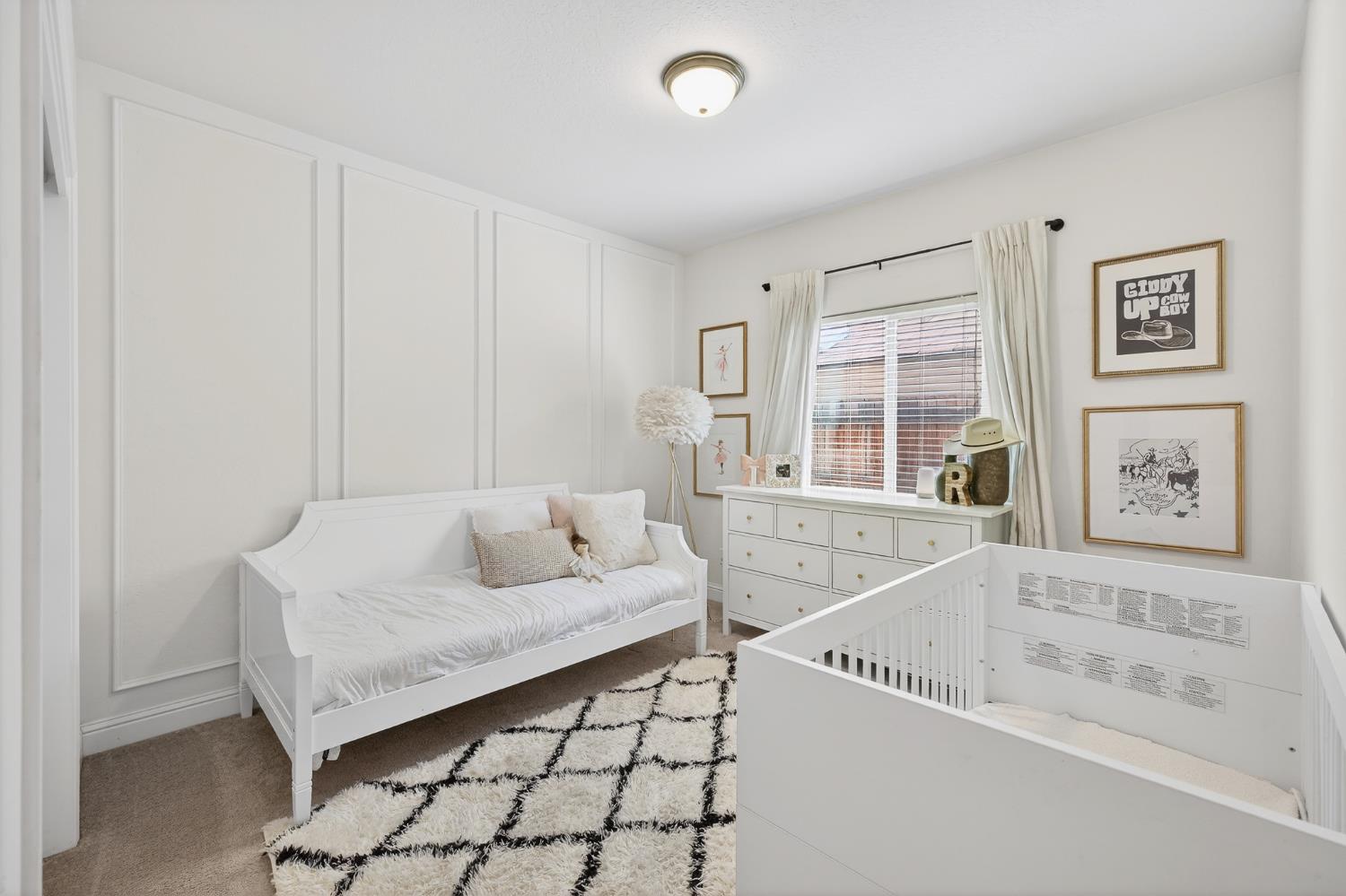 6876 E Fedora Ave, Fresno, CA 93727