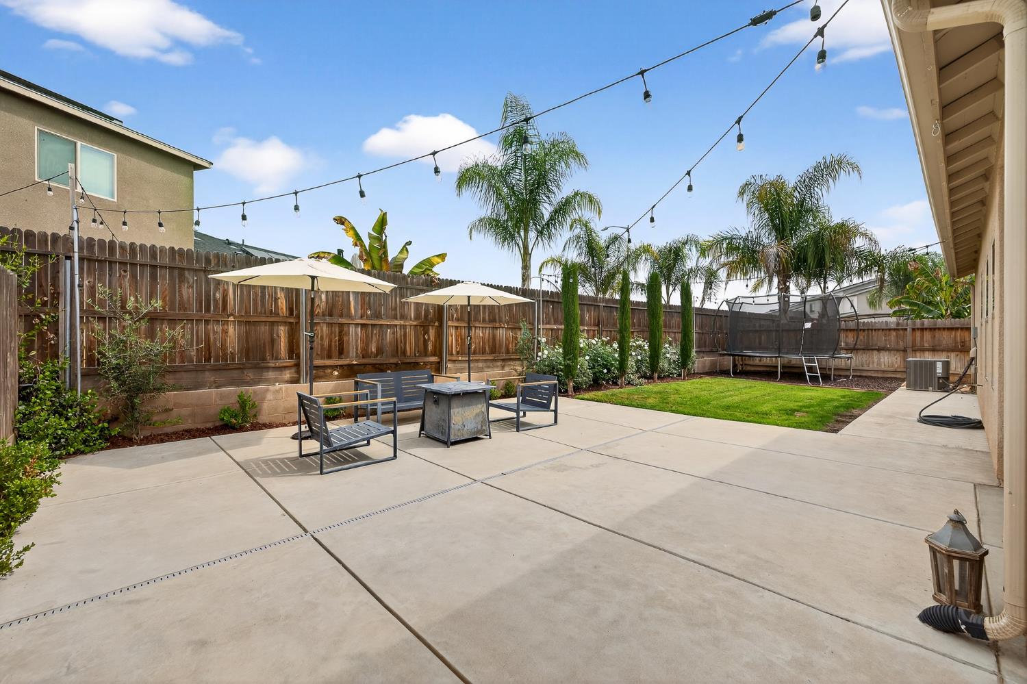 6876 E Fedora Ave, Fresno, CA 93727