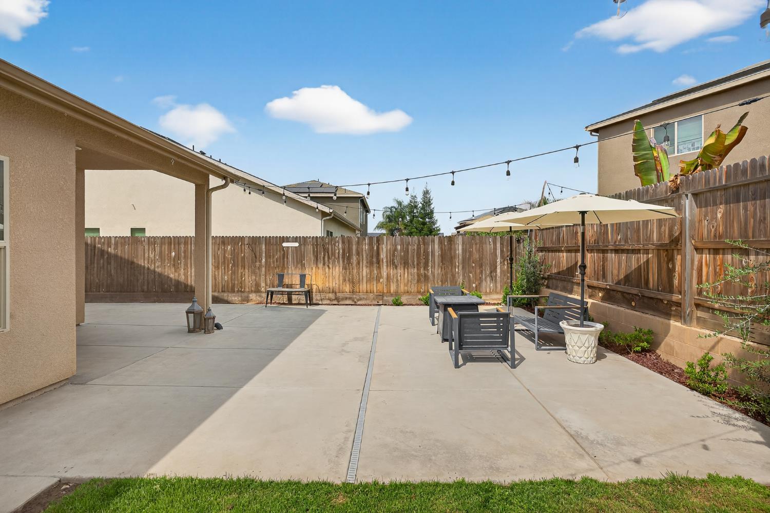 6876 E Fedora Ave, Fresno, CA 93727