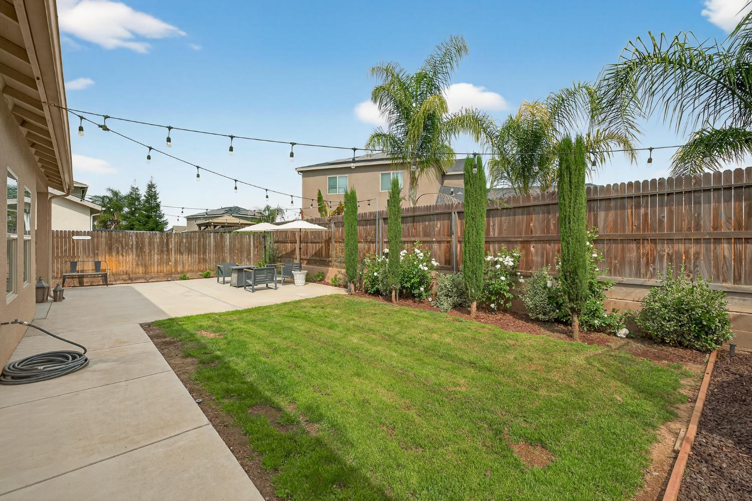 6876 E Fedora Ave, Fresno, CA 93727