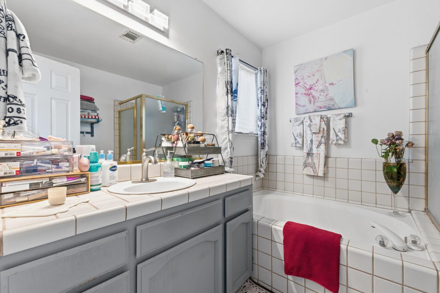 2670 Bliss Ave, Clovis, CA 93611