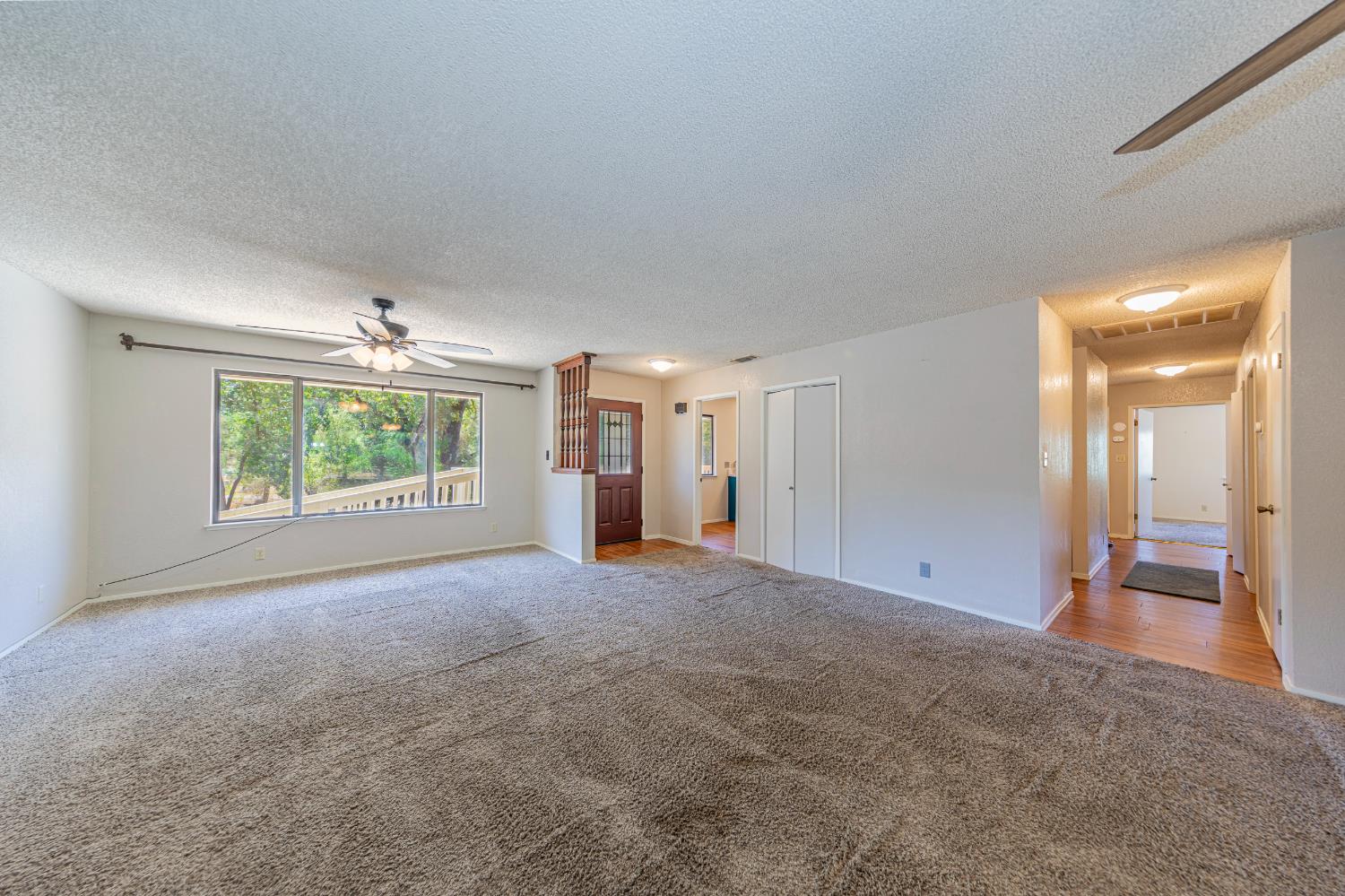 45453 N Oakview Dr, Oakhurst, CA 93644