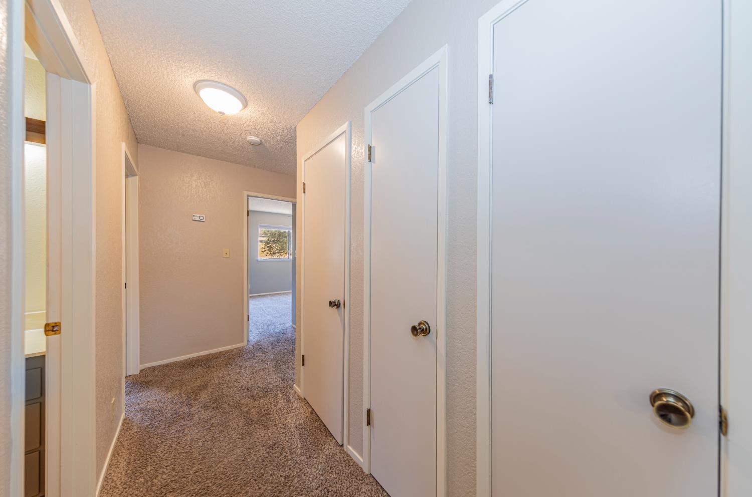 45453 N Oakview Dr, Oakhurst, CA 93644