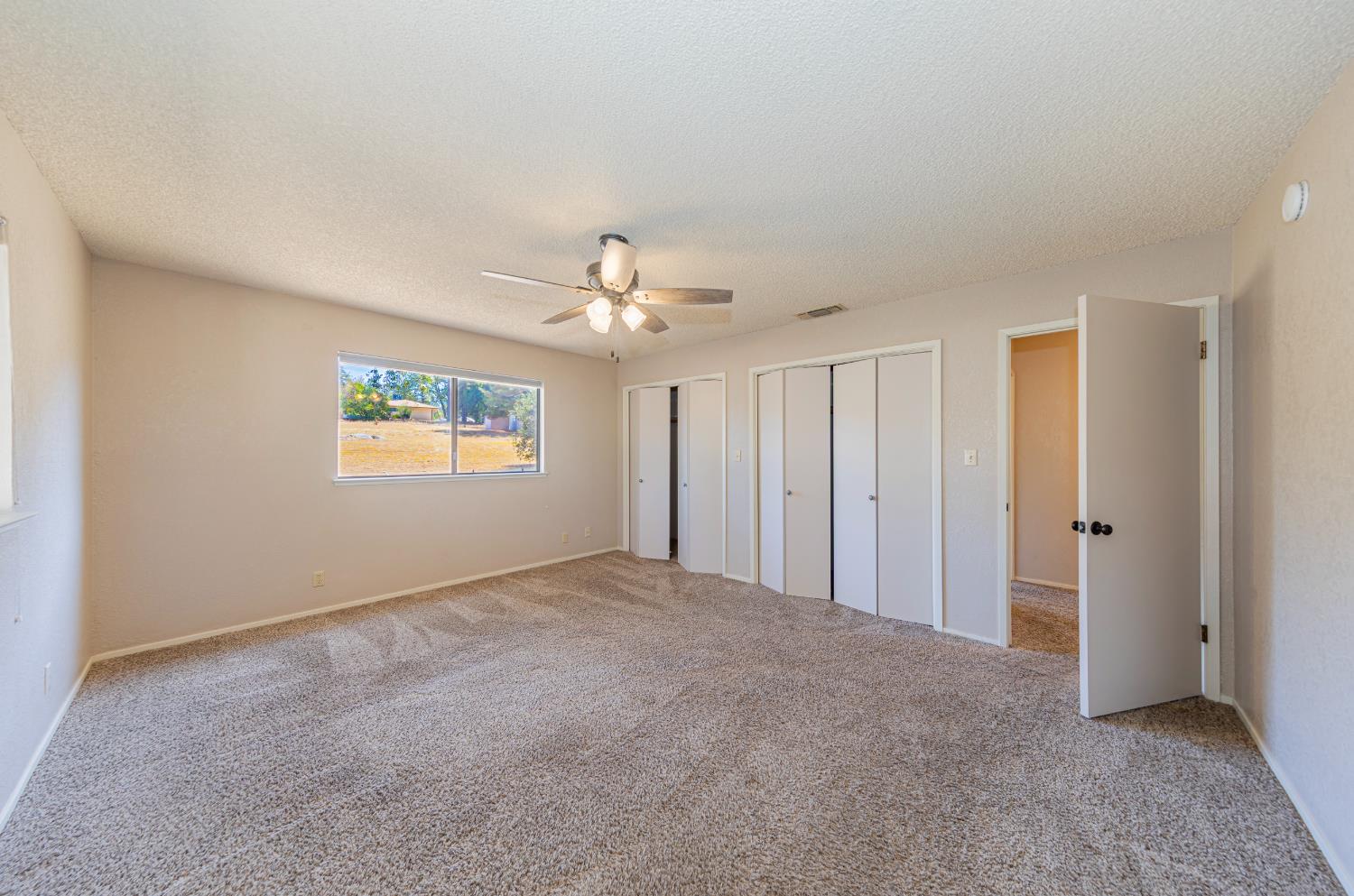 45453 N Oakview Dr, Oakhurst, CA 93644