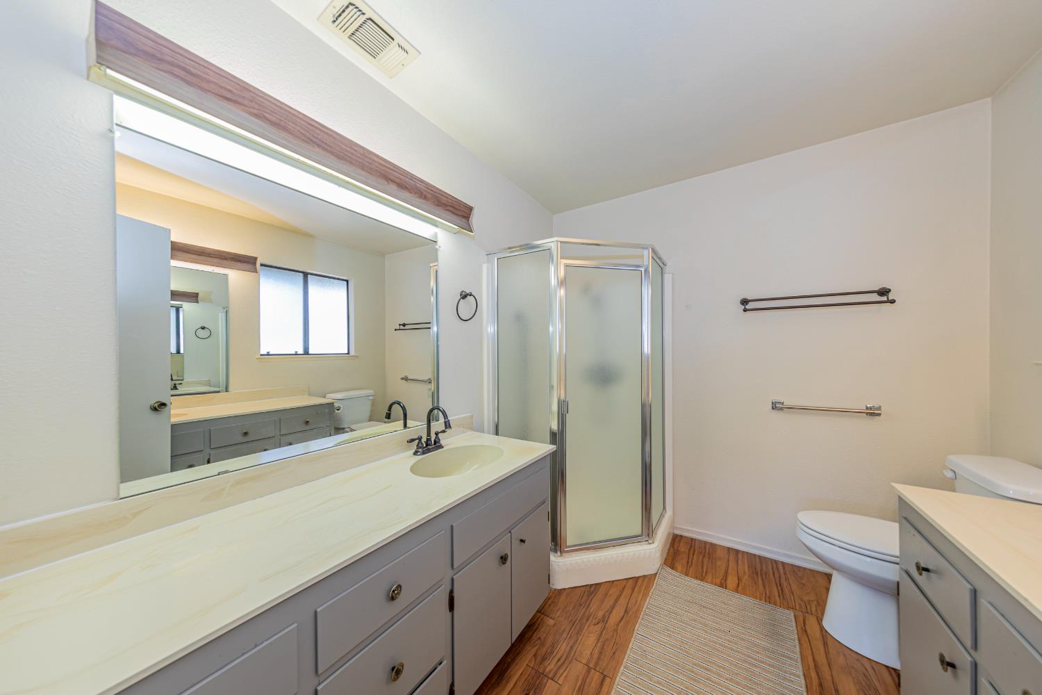 45453 N Oakview Dr, Oakhurst, CA 93644