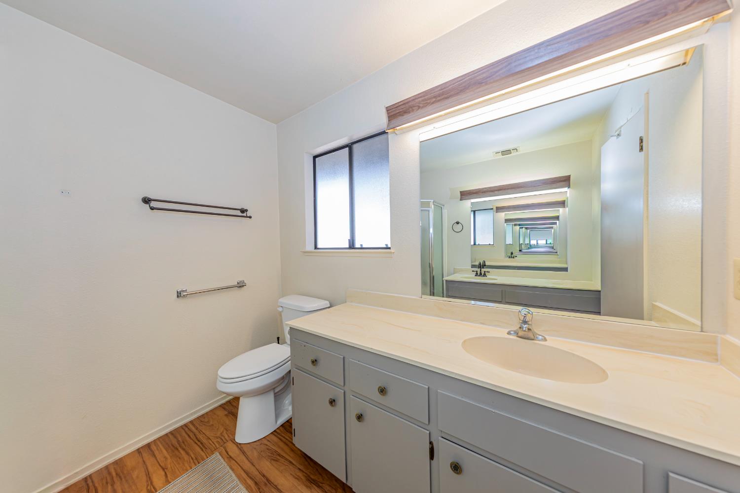 45453 N Oakview Dr, Oakhurst, CA 93644