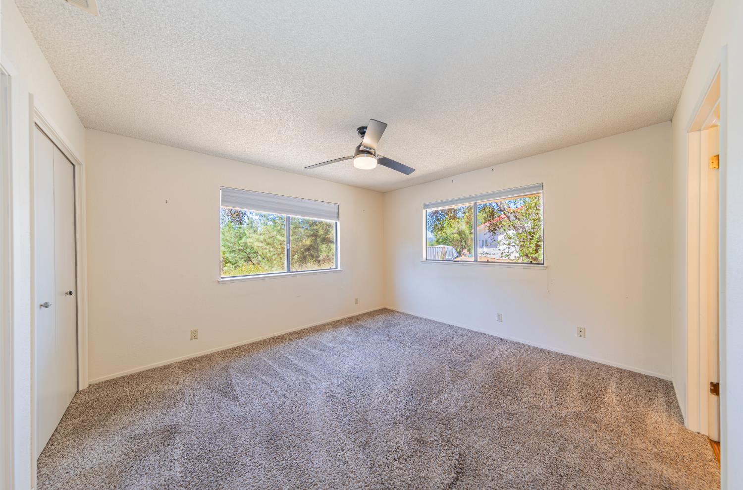 45453 N Oakview Dr, Oakhurst, CA 93644