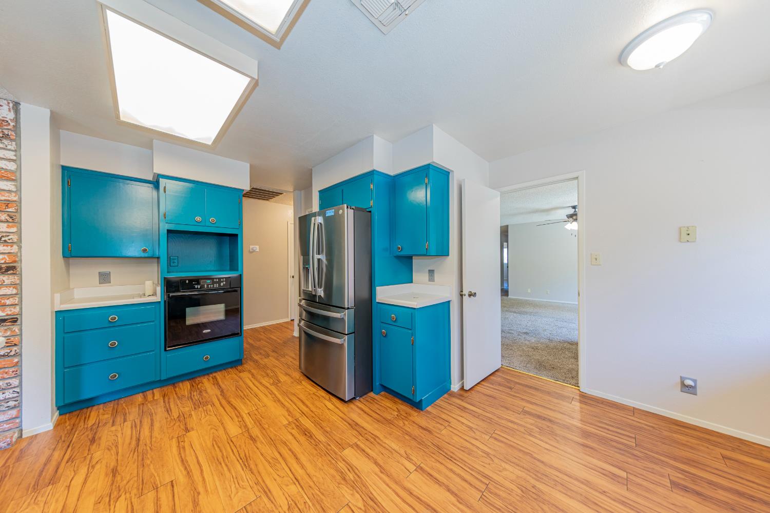 45453 N Oakview Dr, Oakhurst, CA 93644