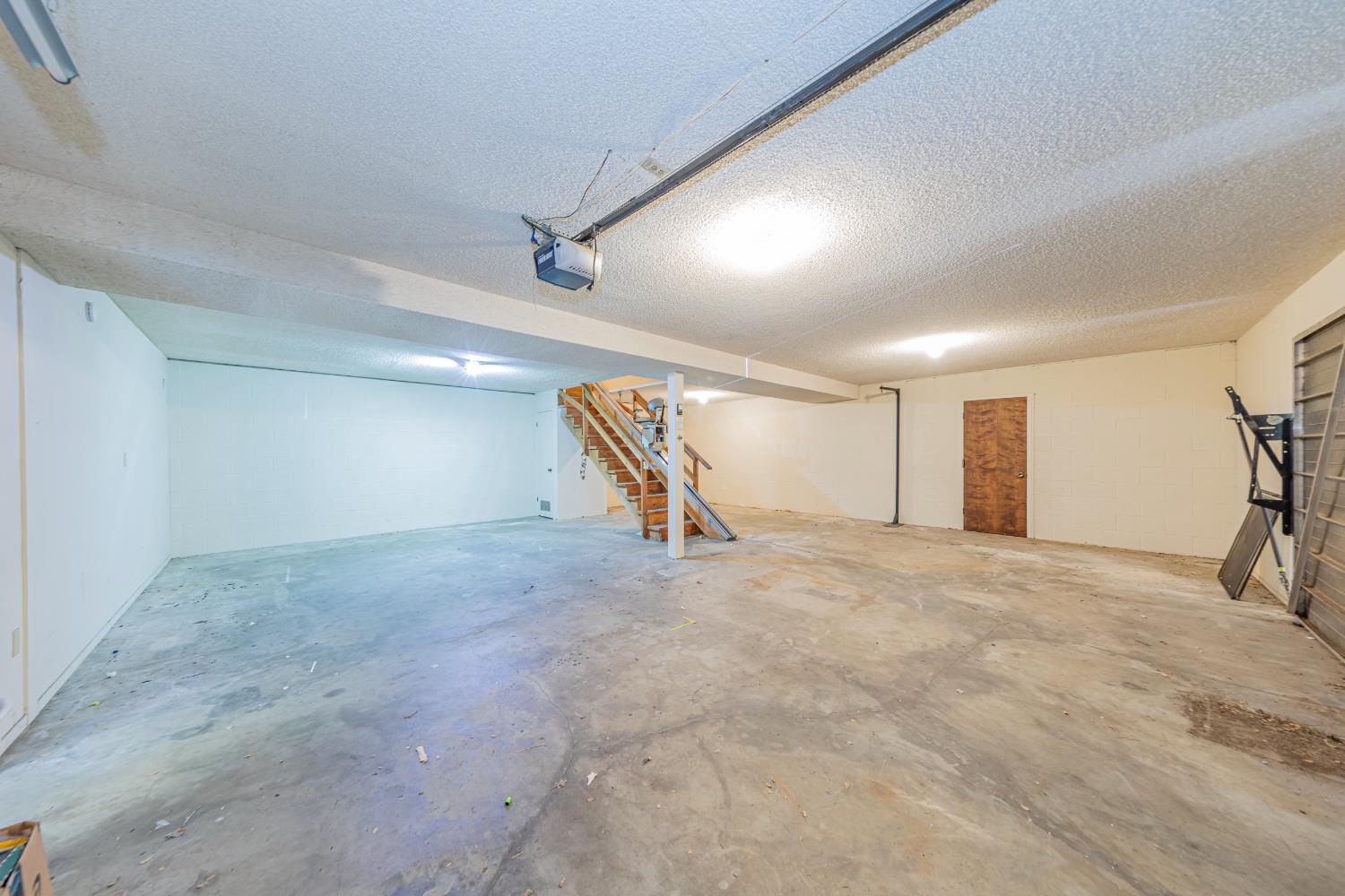 45453 N Oakview Dr, Oakhurst, CA 93644