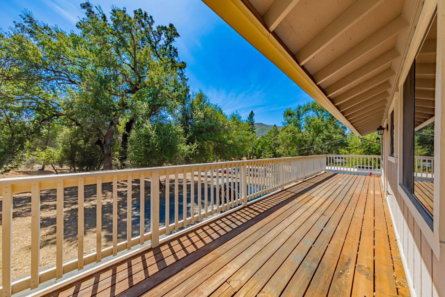 45453 N Oakview Dr, Oakhurst, CA 93644