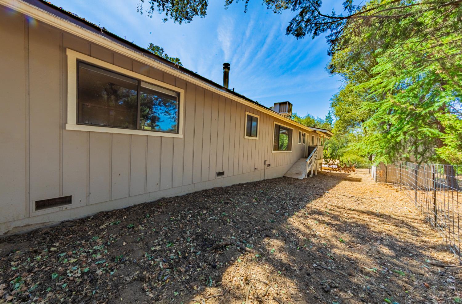 45453 N Oakview Dr, Oakhurst, CA 93644
