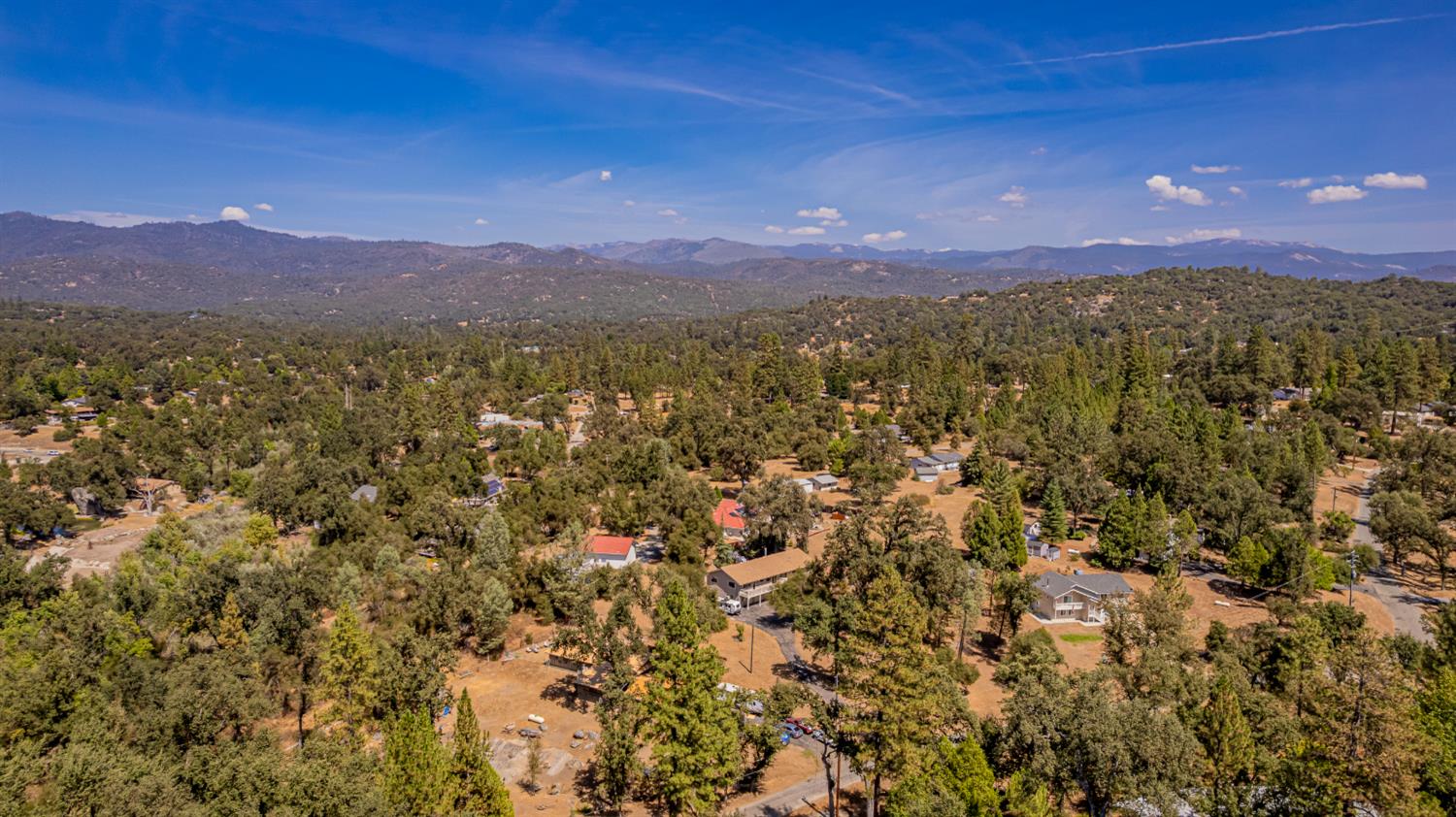 45453 N Oakview Dr, Oakhurst, CA 93644
