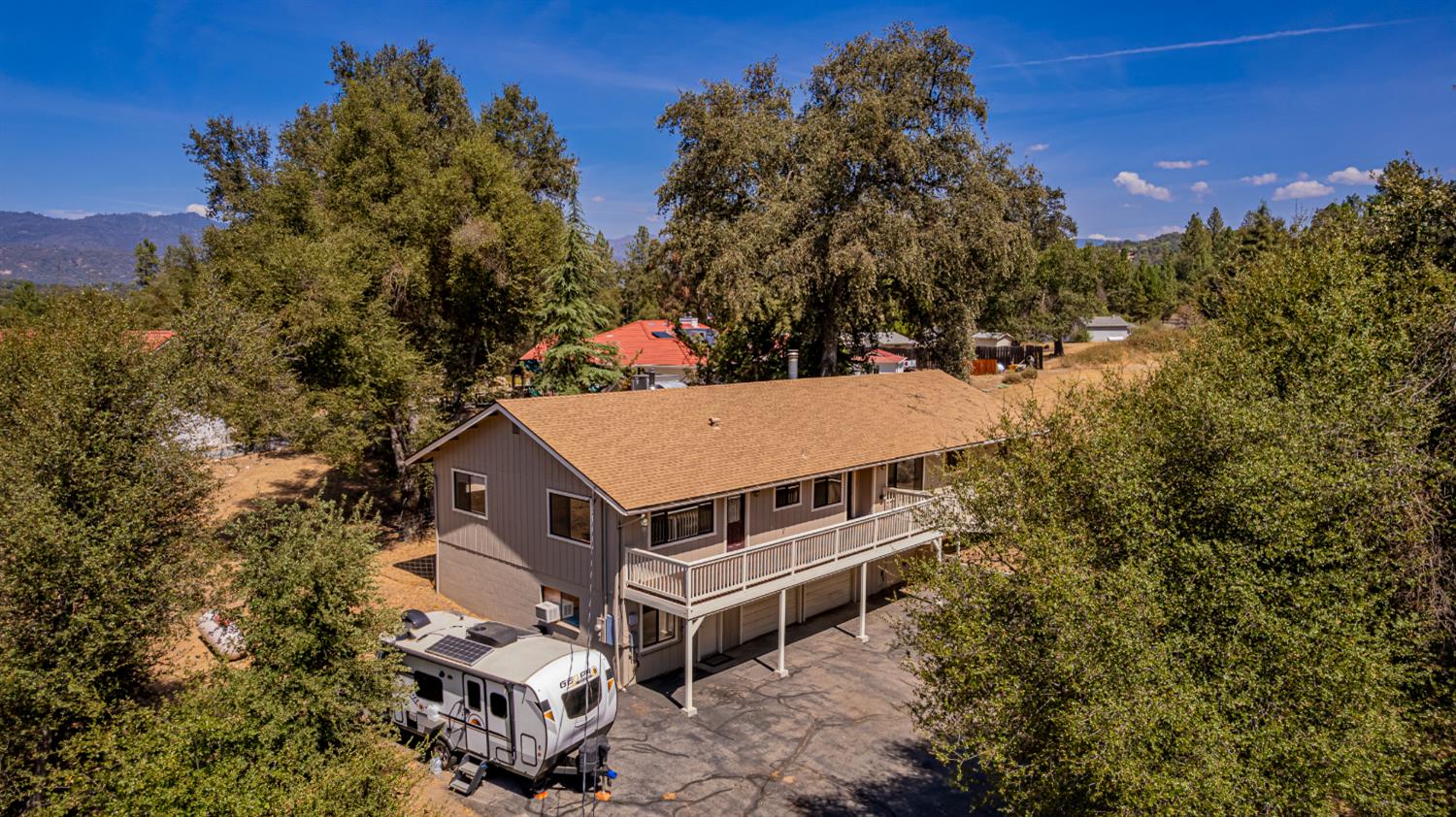 45453 N Oakview Dr, Oakhurst, CA 93644